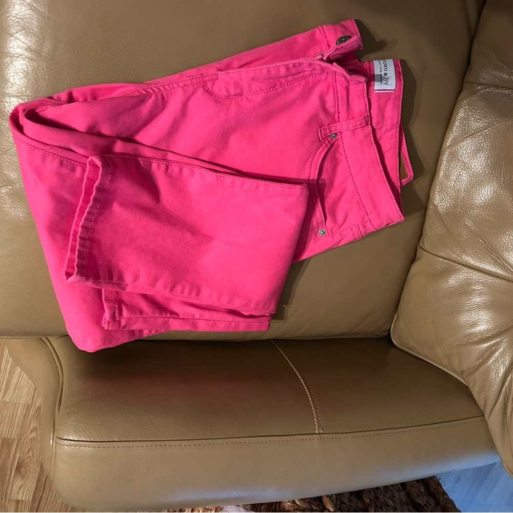 crown & ivy Neon Pink Skinny Pants